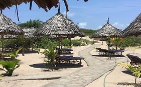 Mambrui Golden Beach Bar And Cottages